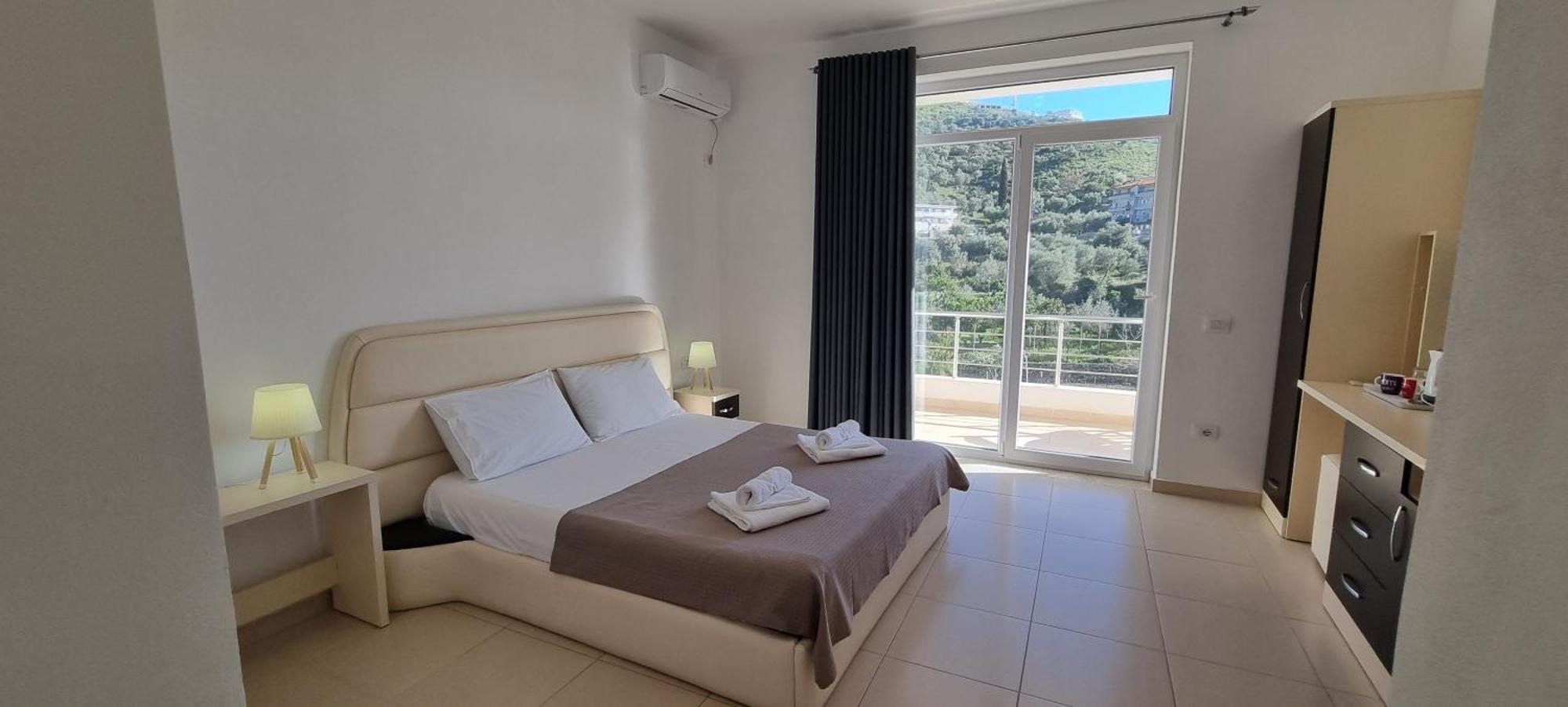 The Sunny Side Apartment Himare Exterior photo