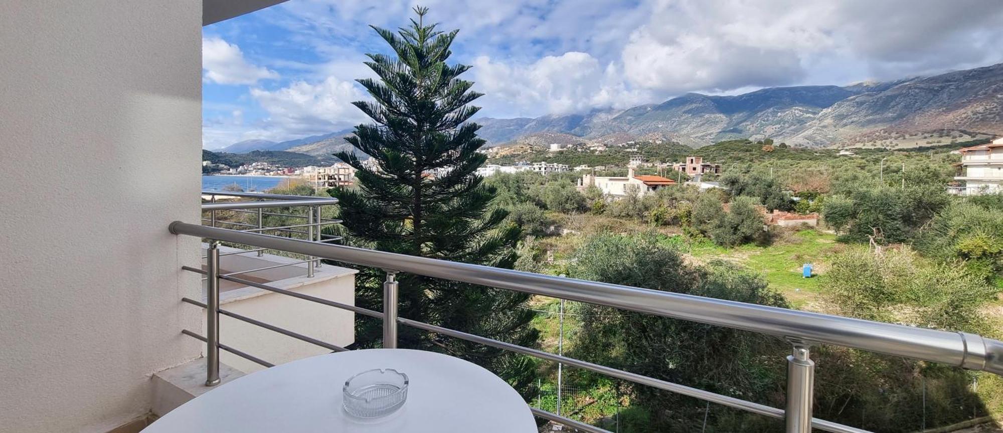 The Sunny Side Apartment Himare Exterior photo
